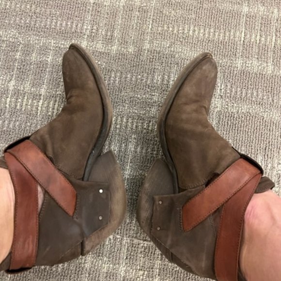 well loved booties - Picture 2 of 2